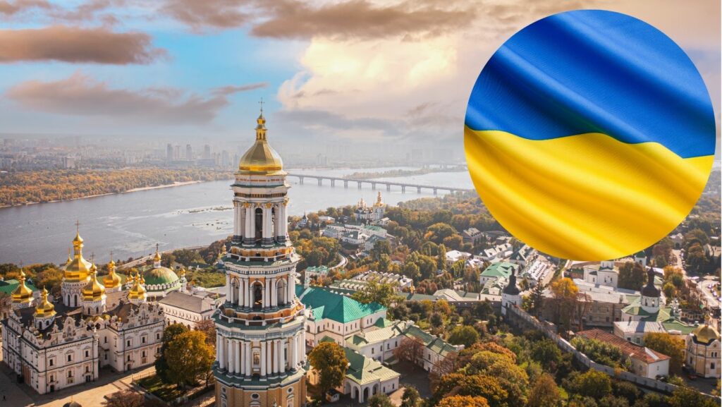 Utsikt över Kiev i Ukraina med flagga.