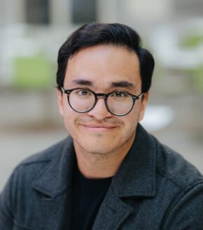 Portrait picture of man with glasses